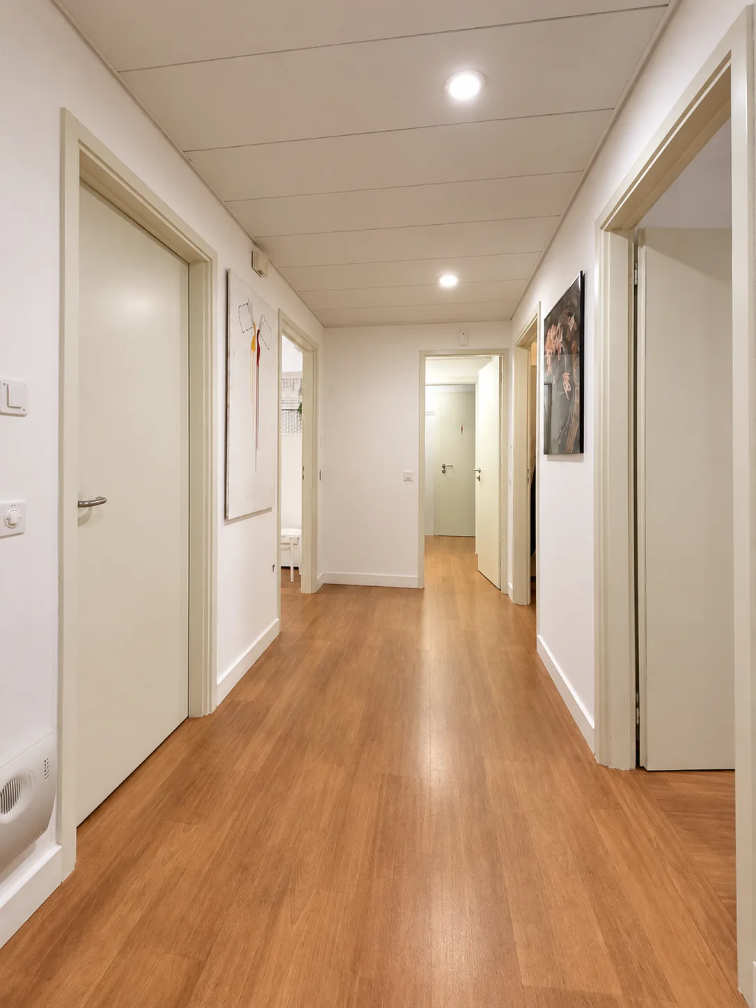Office of 5.5 rooms for rent in the heart of Lugano – Via G.B. Pioda 8