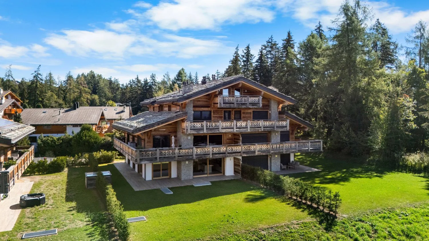 Elegantes Erdgeschoss-Apartment in Crans-Montana