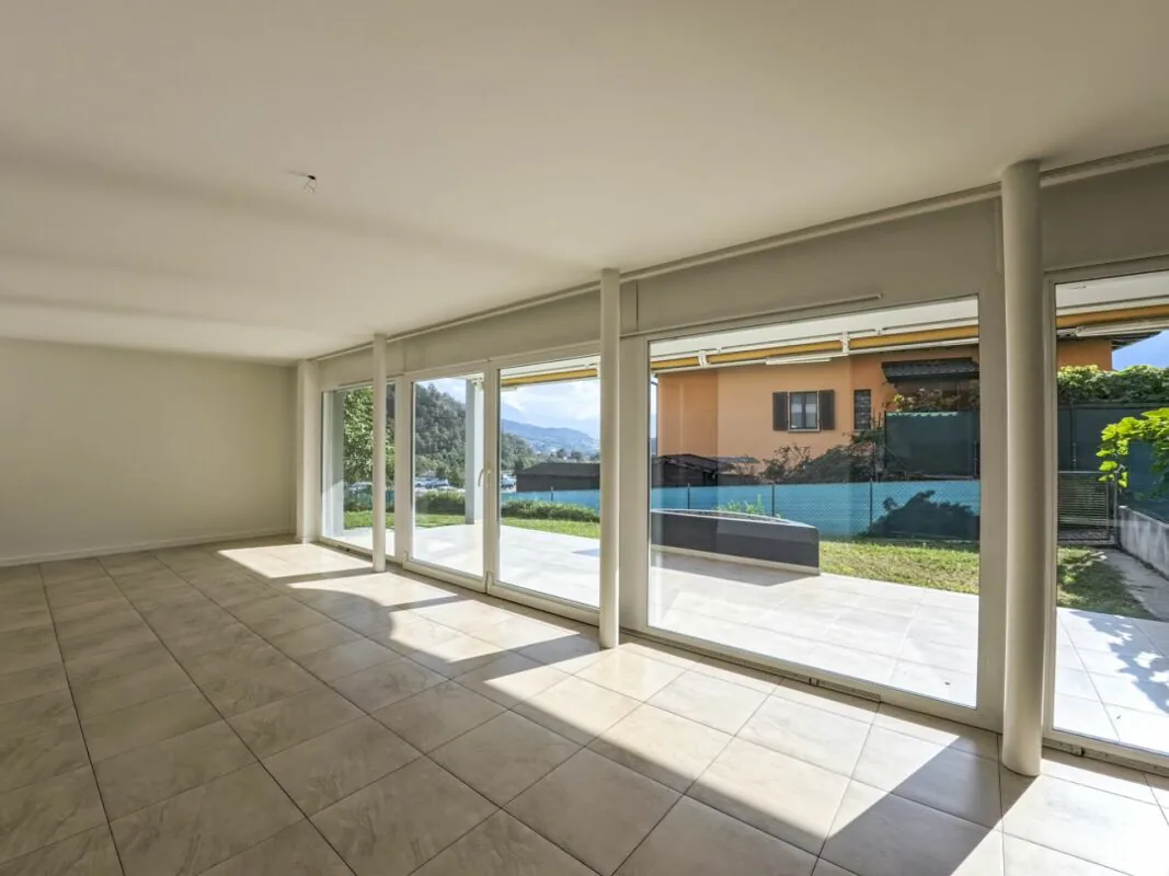 Bright 3.5-room apartment with garden