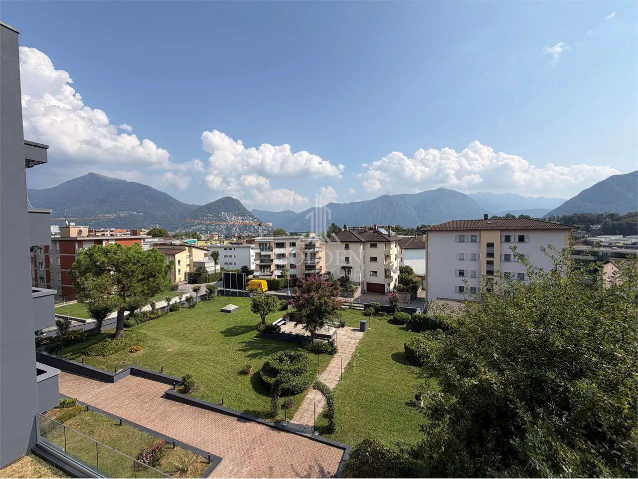 Breganzona - 3.5 Zimmer mit 139 m² und 311 m² privatem Garten und Balkon