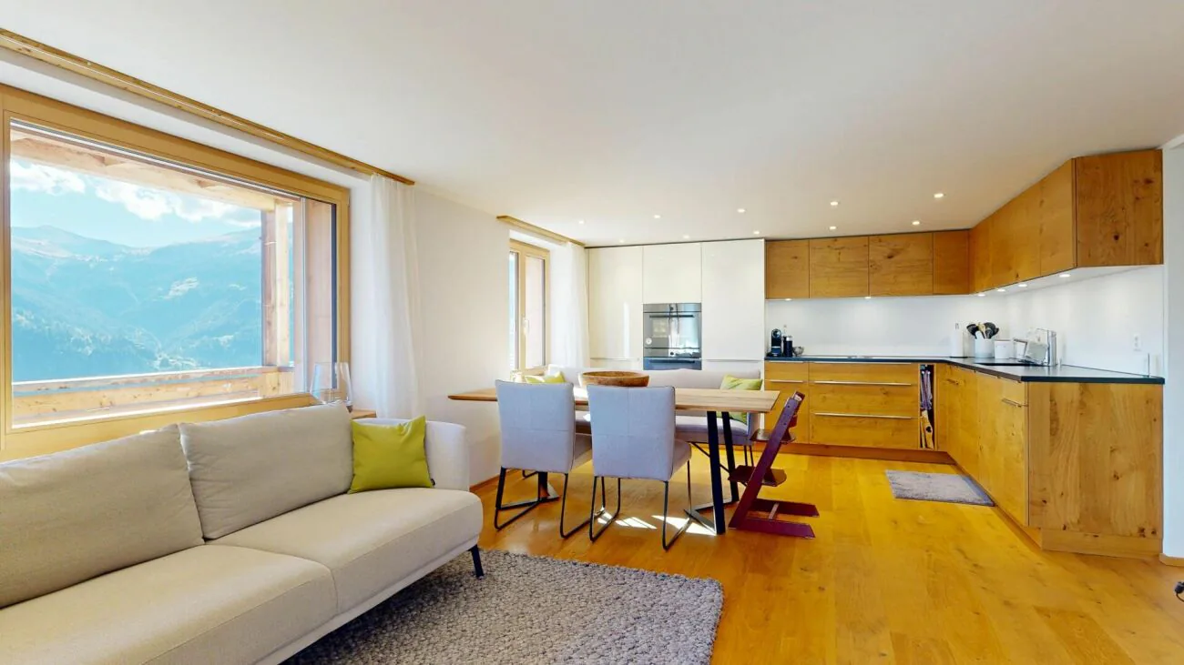 Pany: Sonniges Zuhause mit Garten und Weitblick