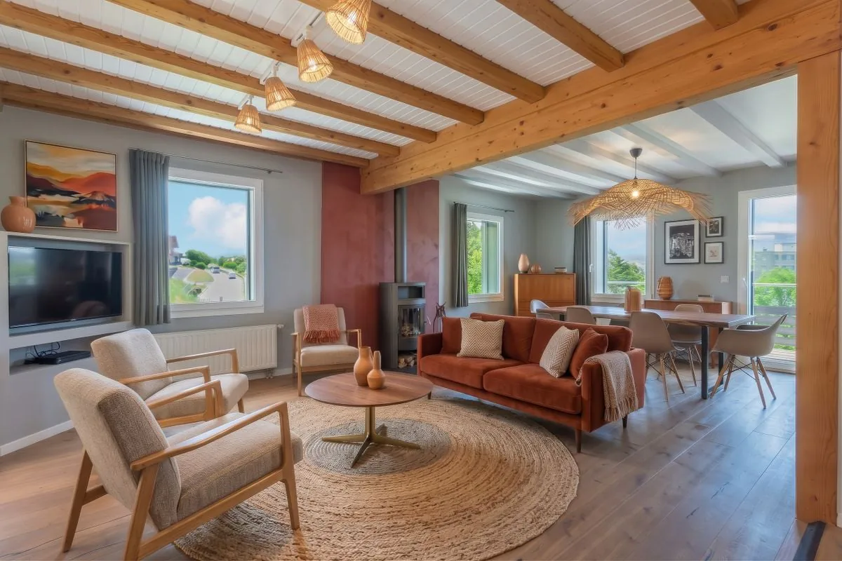 Elegante proprietà familiare con vista aperta sul Giura