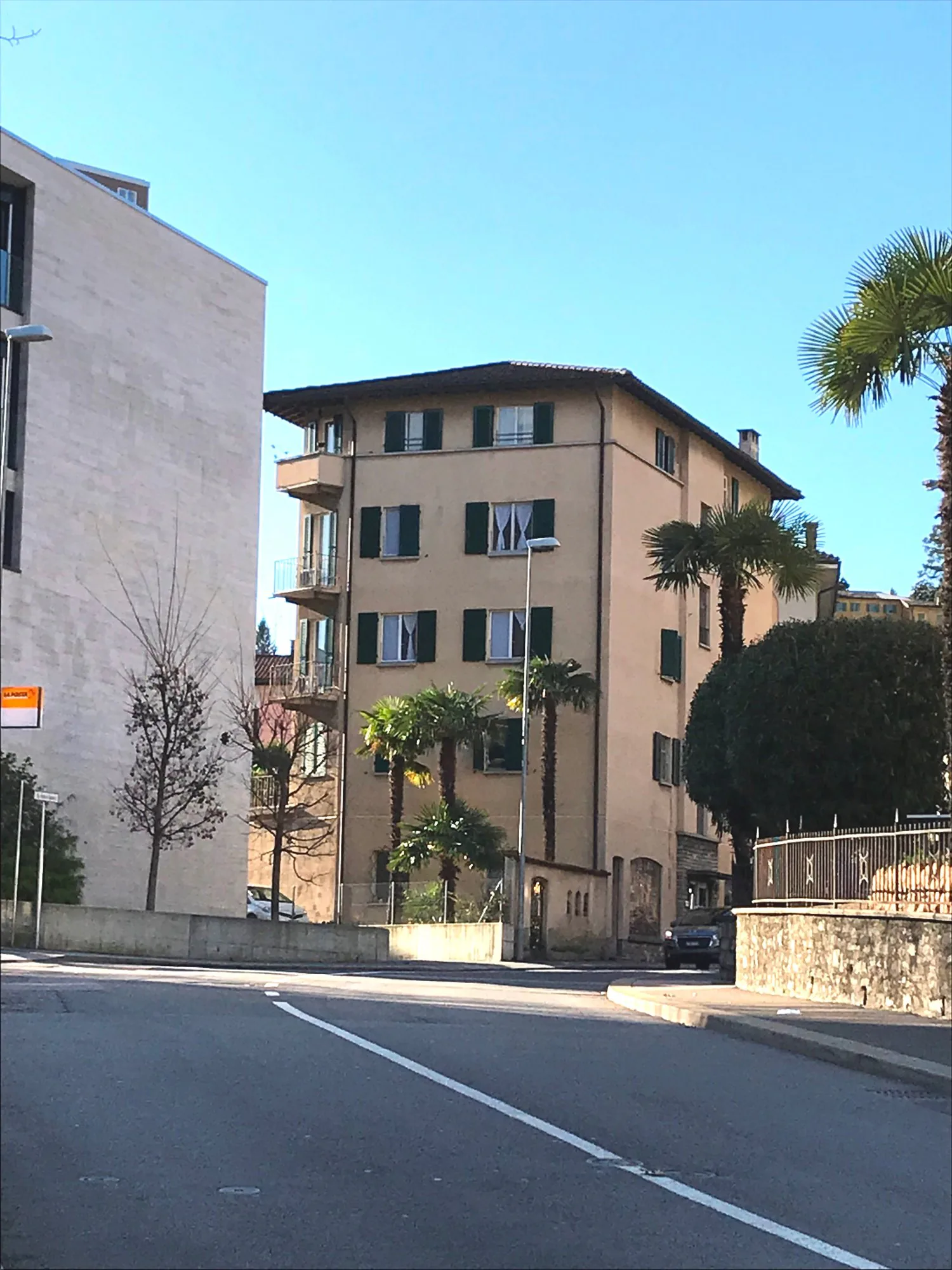 Luminoso appartamento di 5 locali con balcone a Lugano