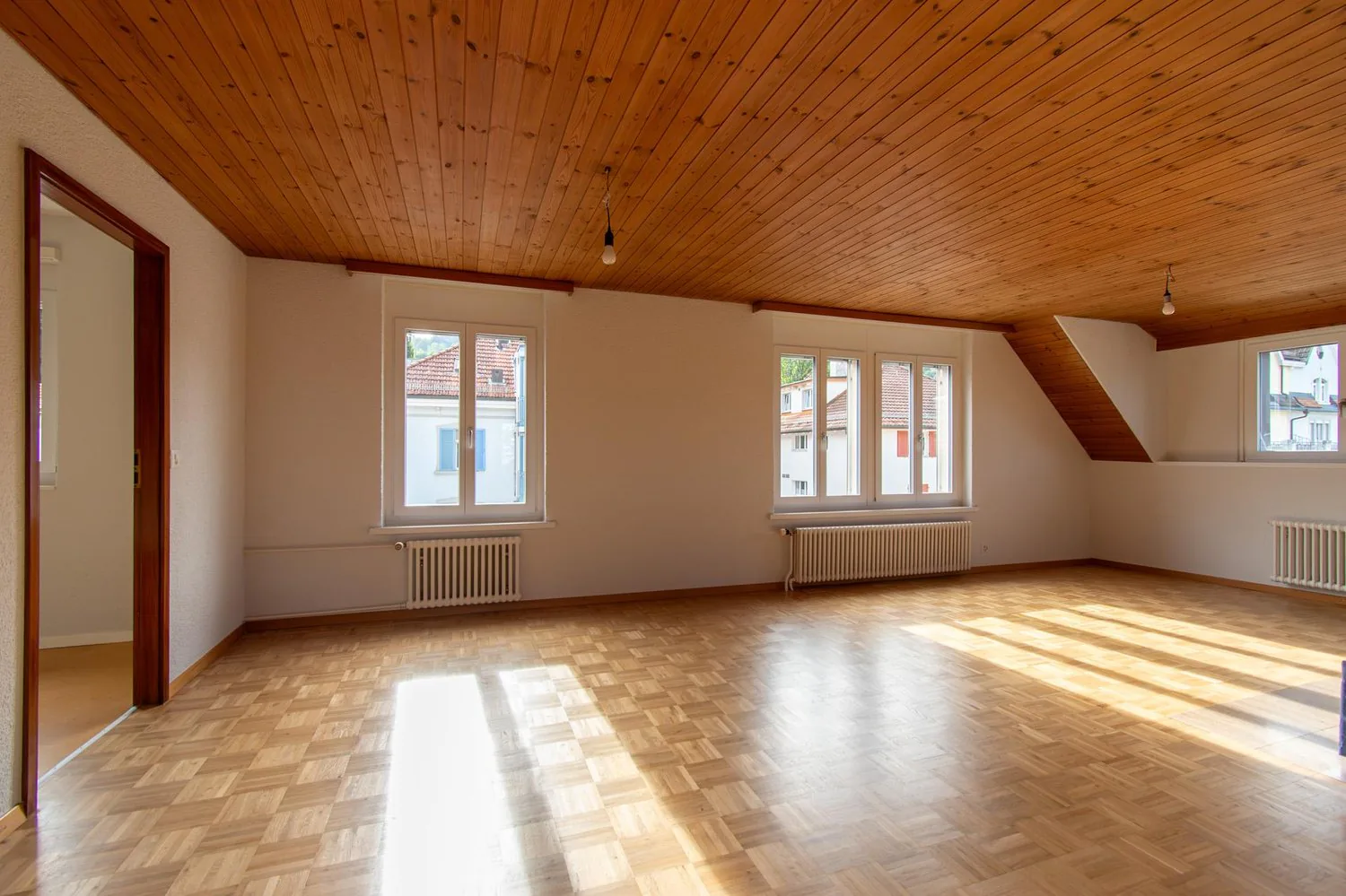 Charming 4.5-room apartment in a quiet, central location, near Kantonspital