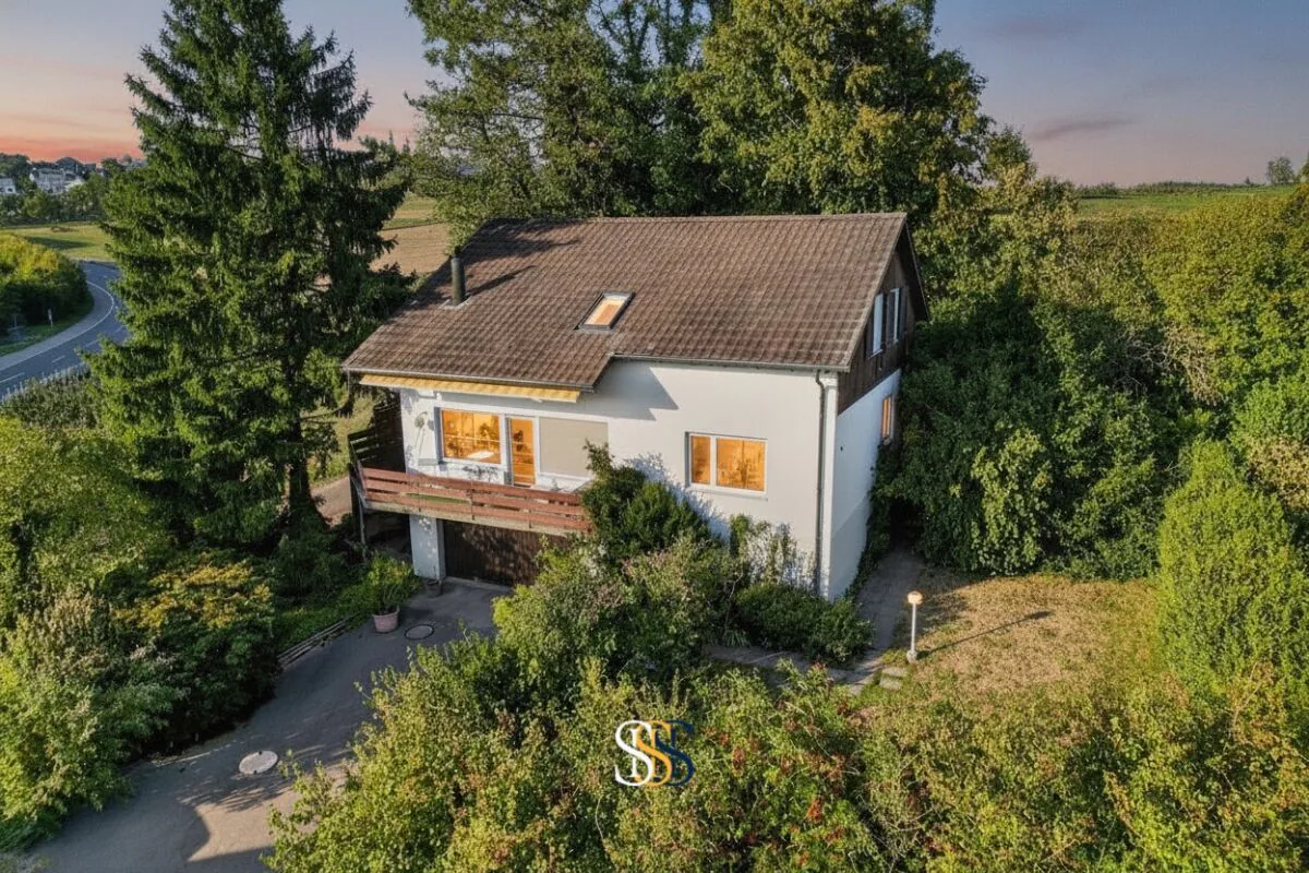 Charming single-family house with a far-reaching view and large garden