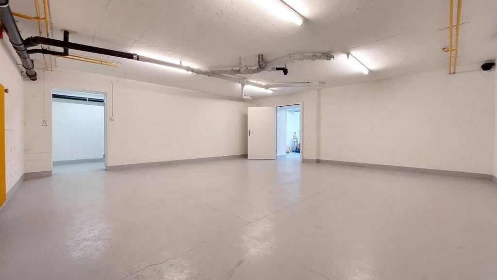 Storage rooms between 11-111 m2 in the 3rd basement