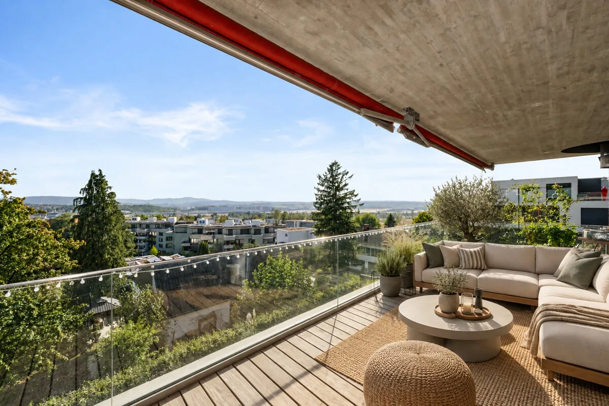 Spacious owner-occupied apartment with elegant architecture in Kloten