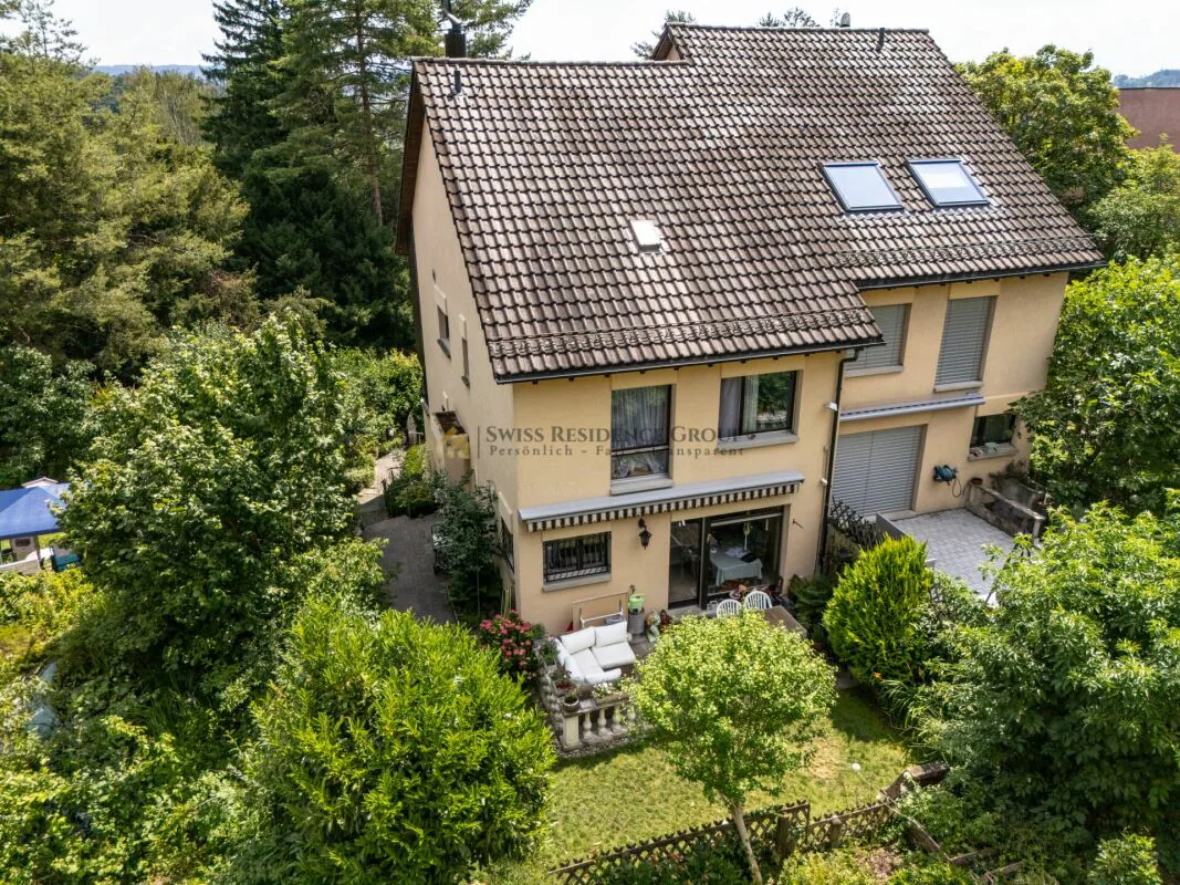 Abitazione da sogno ai piedi dell'Üetliberg - Casa bifamiliare di 6,5 locali elegante