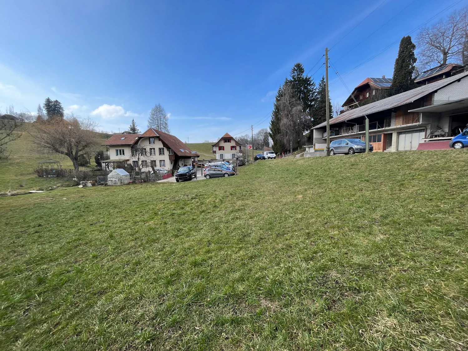 Terreno edificabile a Niedermuhlern – Lotto di 1'300 m² per 4 abitazioni unifamiliari
