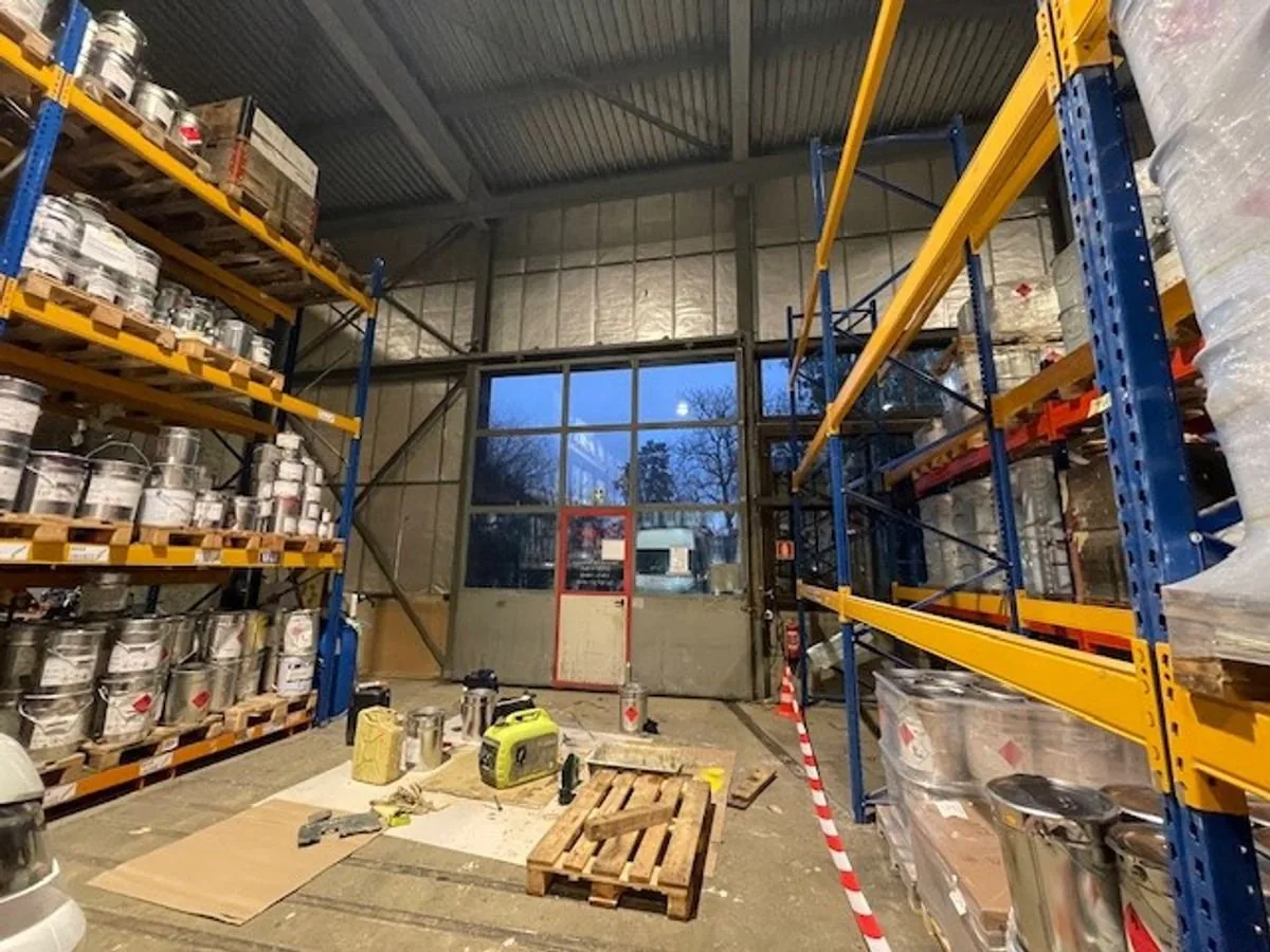 Hall - Warehouse - Office
