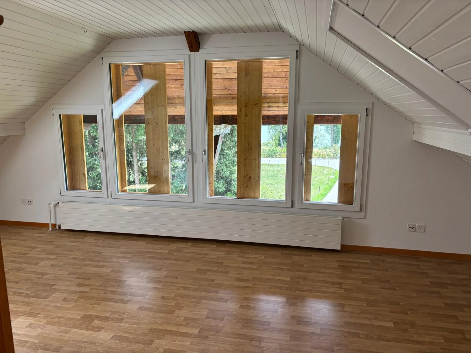 Charmant appartement mansardé avec vue sur le lac