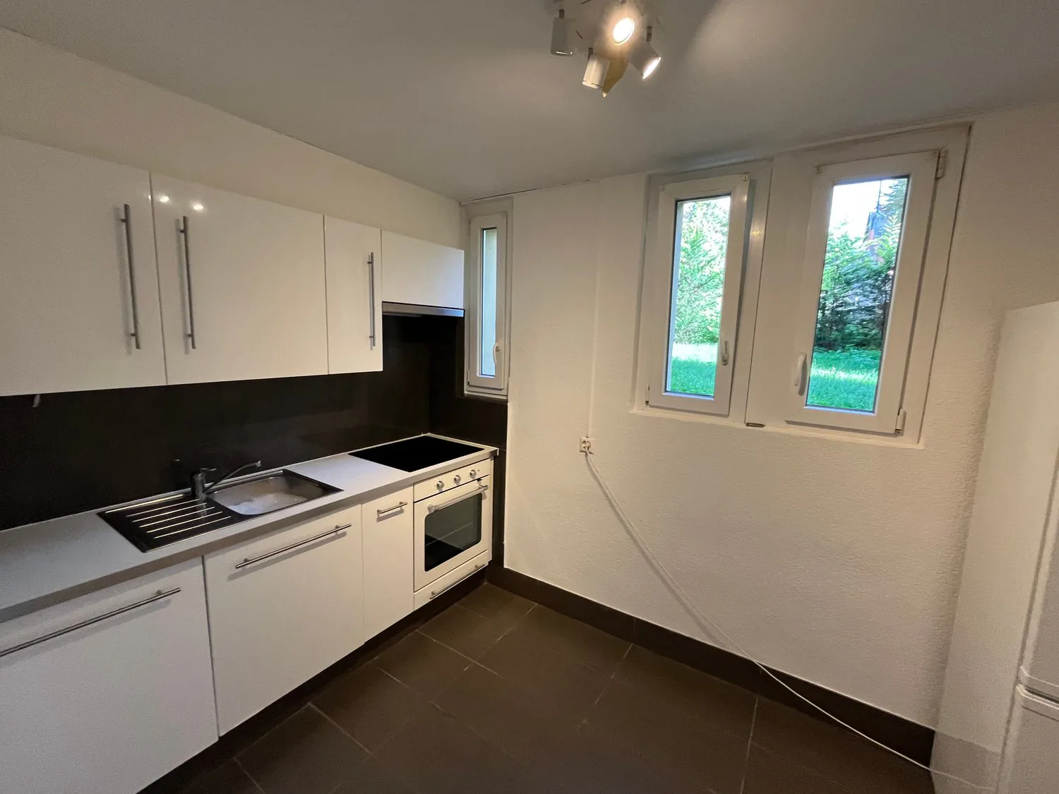 Appartement rénové de 3 pièces à Neuchâtel – Disponible immédiatement