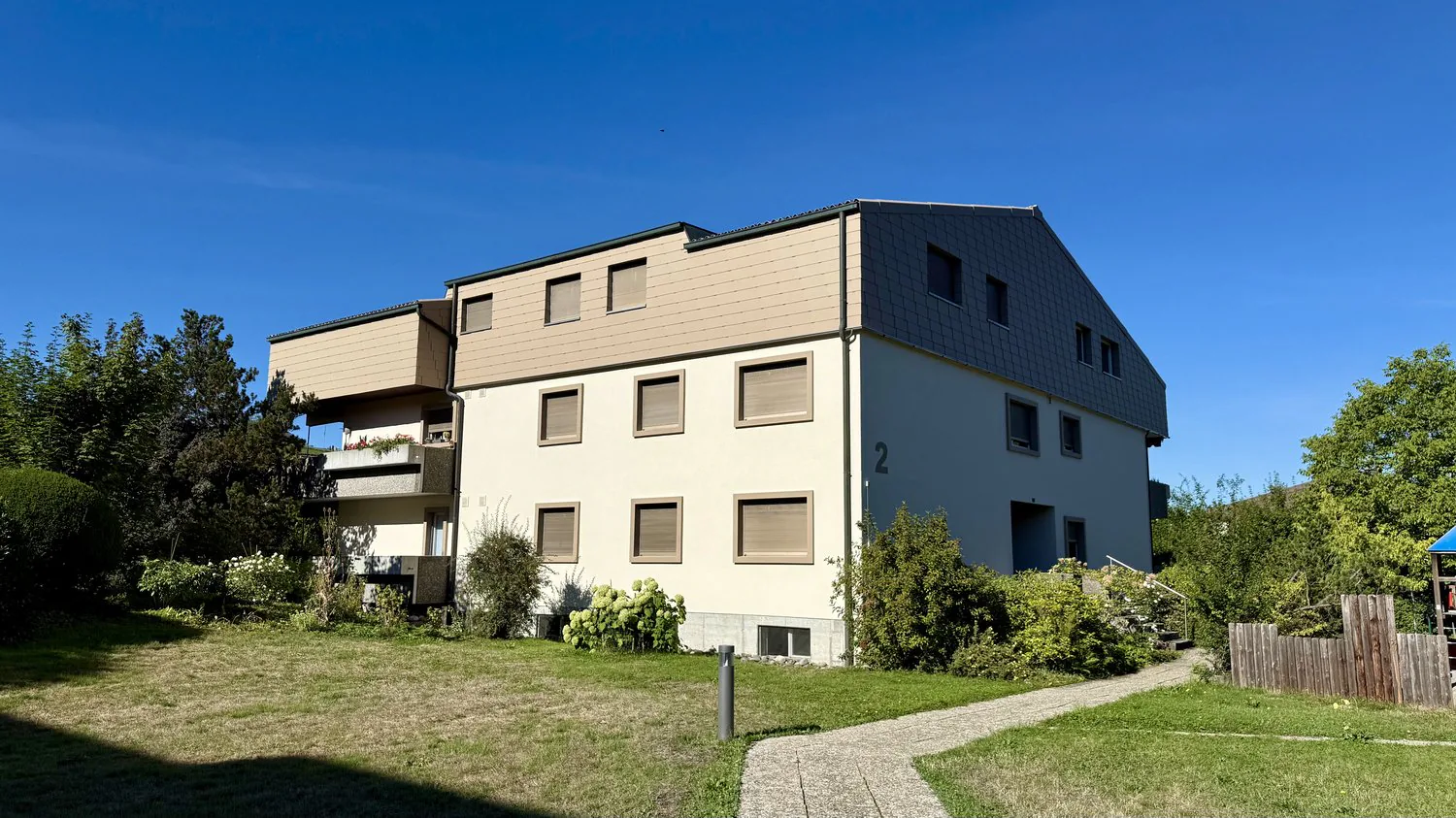 Casa familiare con balcone