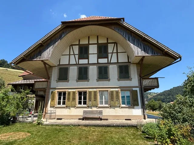 Casa colonica storica con vista panoramica, carattere e grande potenziale