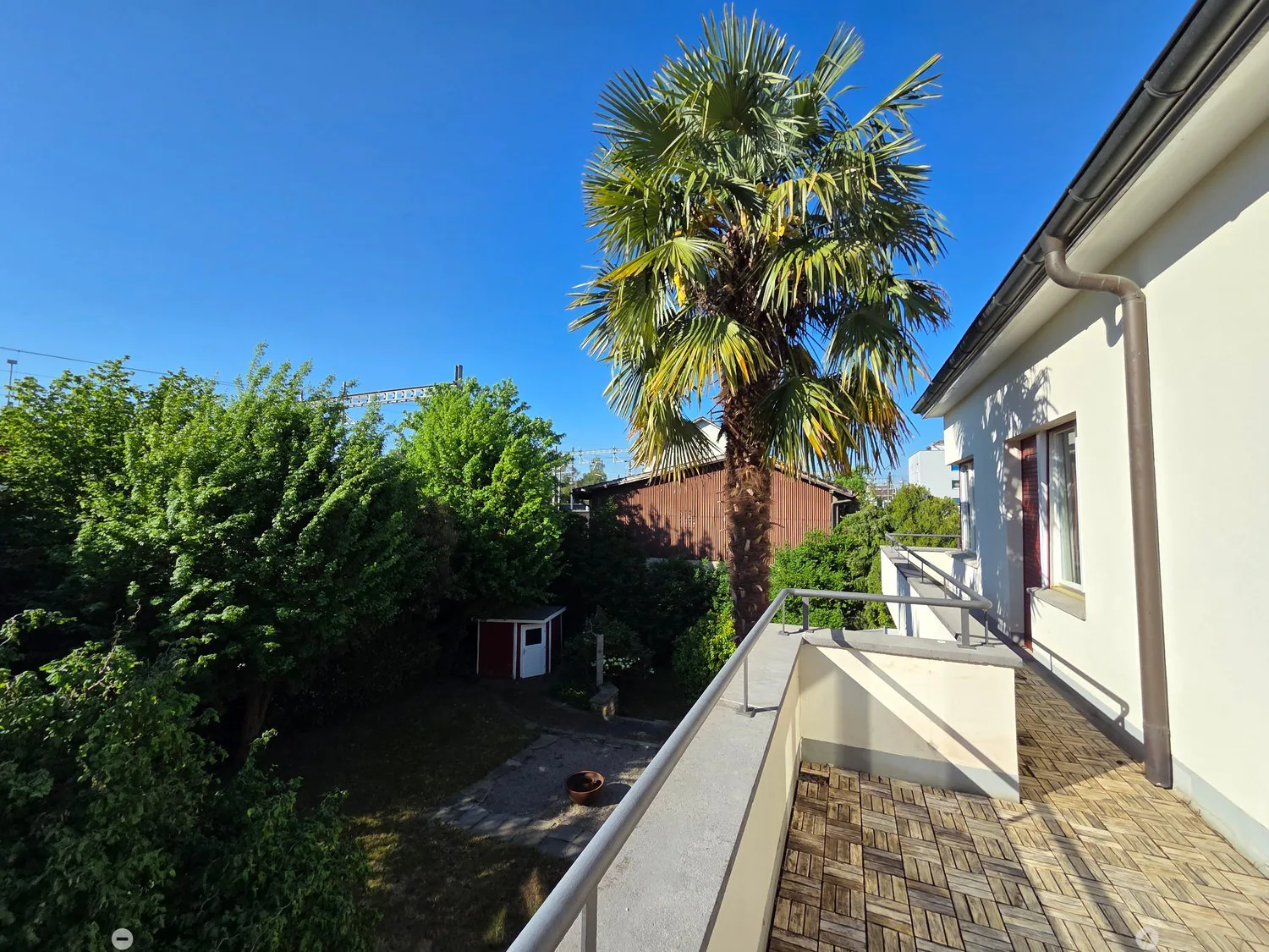 Maison de famille charmante à Biel avec grand jardin, sauna et jacuzzi