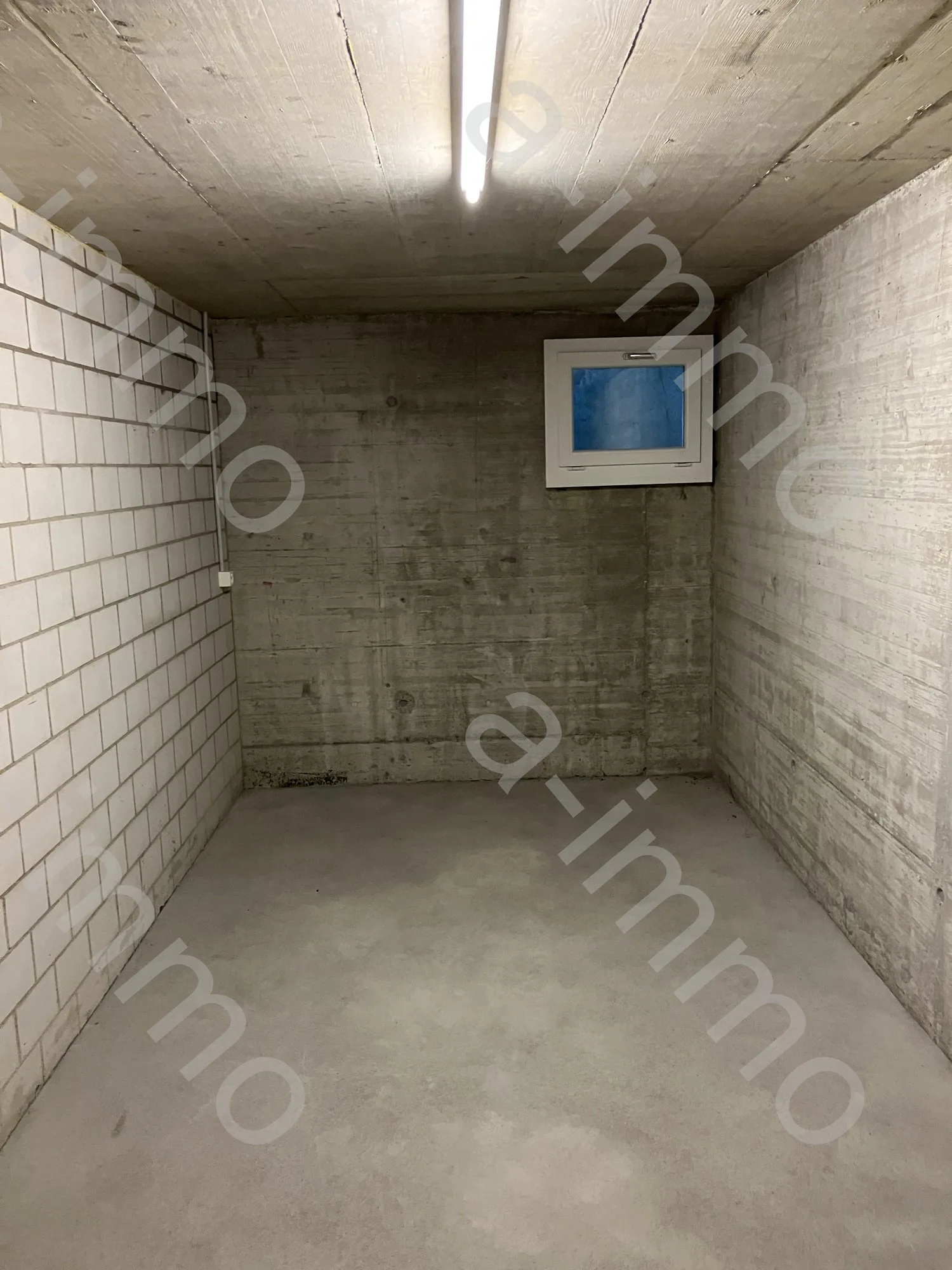 Disporaum / Hobbyraum / Bastelraum in Reinach zu verkaufen