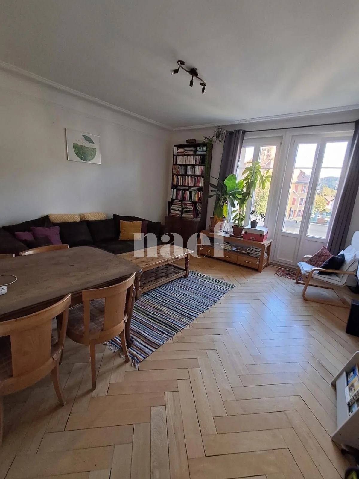 Appartamento di tre locali con balcone al 3° piano