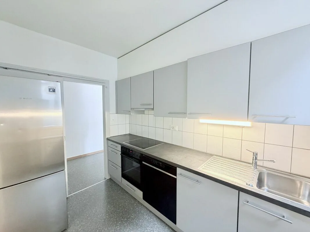 GERÄUMIGES 4.0 ZIMMER-APARTMENT MIT 92 M² IM HERZEN VON LE LOCLE!