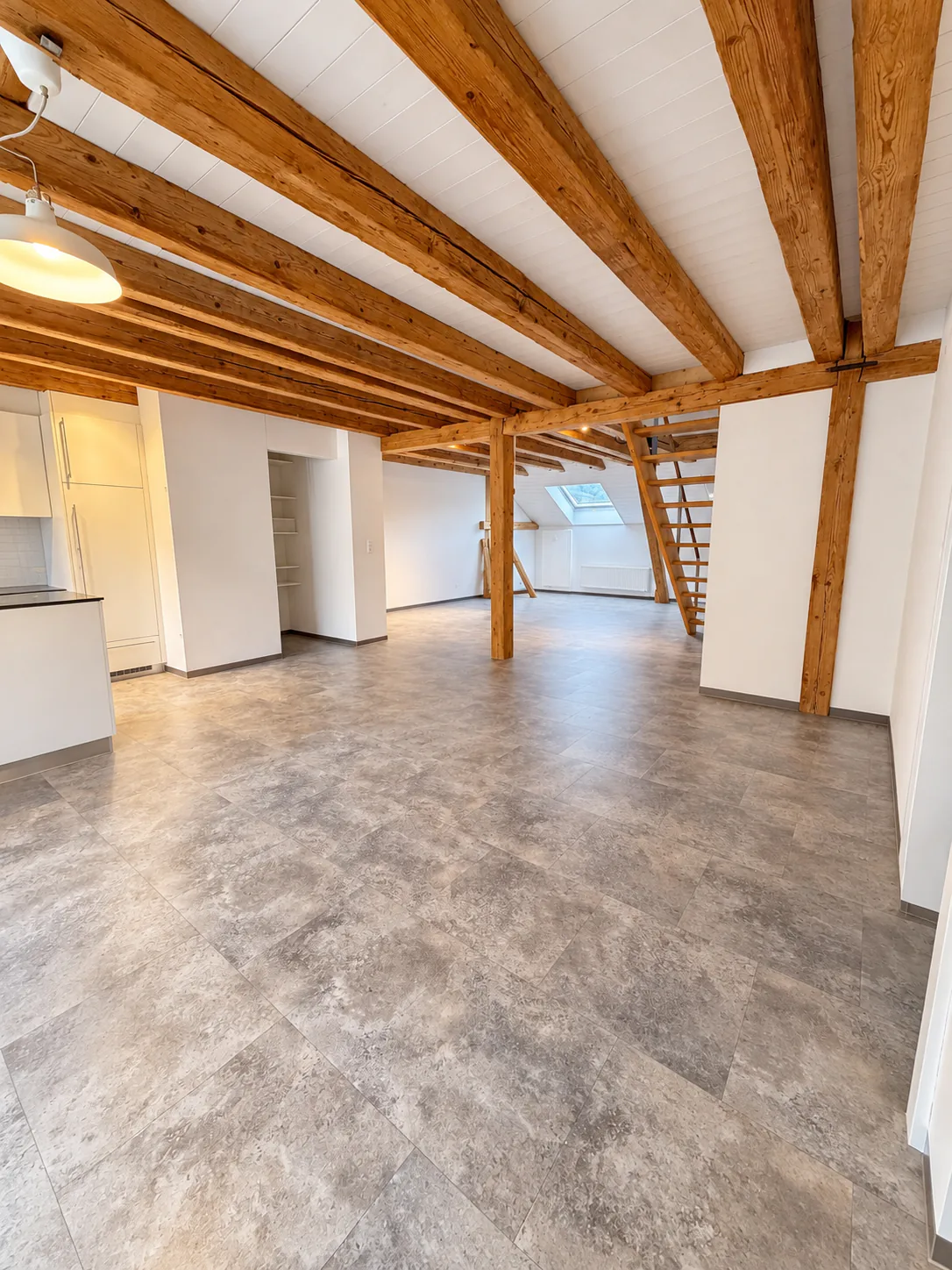 Charming 3-room attic apartment with mountain view in Glarus