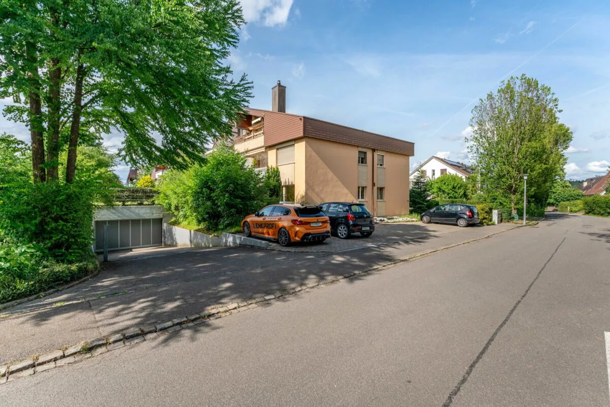 4,5 camere | Garage | Sauna | Sala comune | grande giardino con area barbecue | balcone vetrato