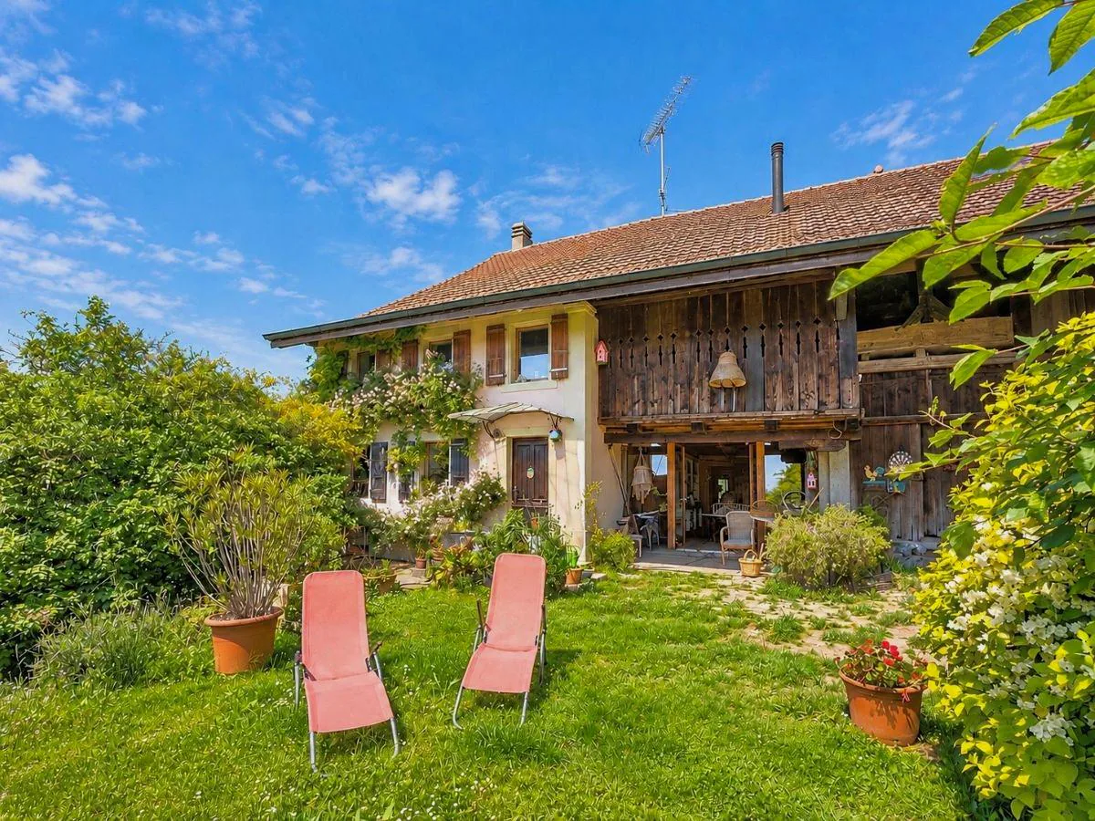 Magnificent village farm with 8.5 rooms, having strong potential