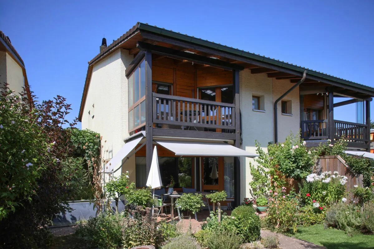 Maison unifamiliale de 5 pièces accolée d'un côté