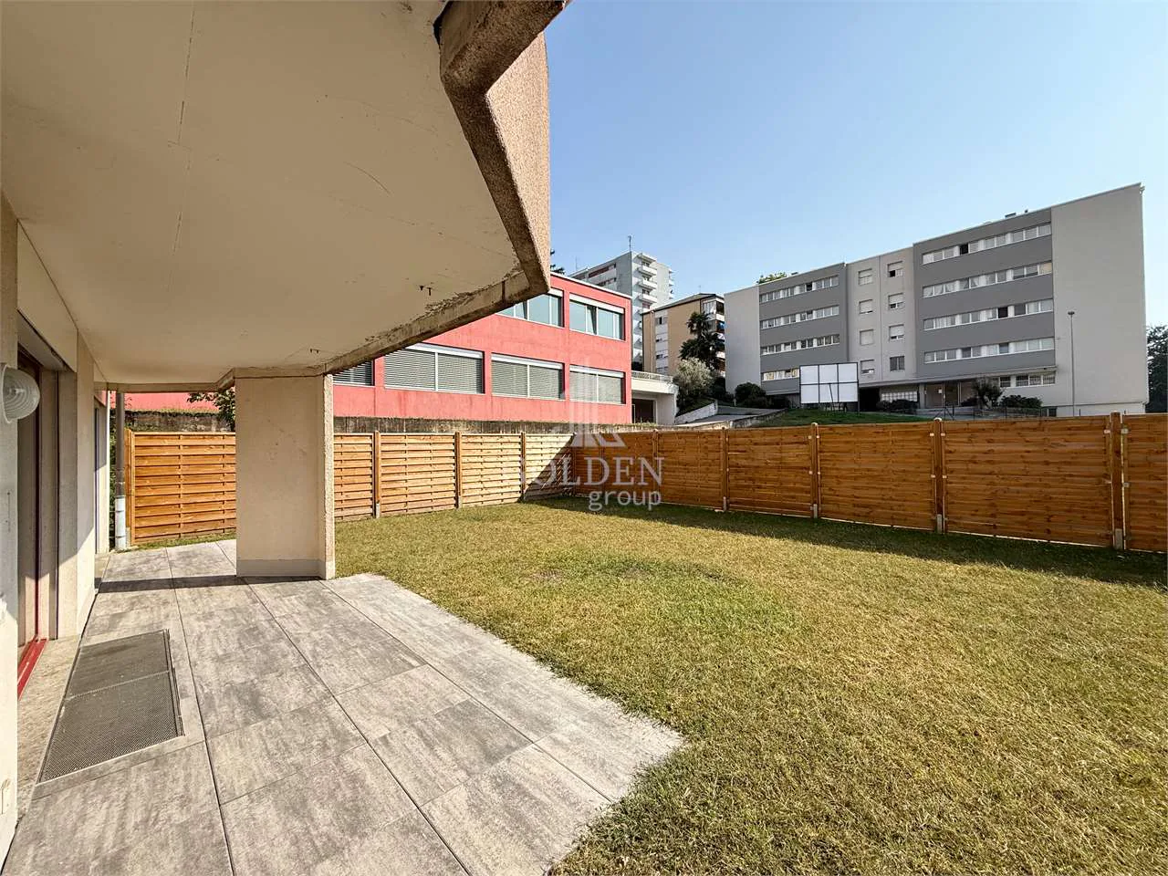 GERÄUMIGES 4.5-ZIMMER-WOHNUNG MIT PRIVATGARTEN IN VEZIA