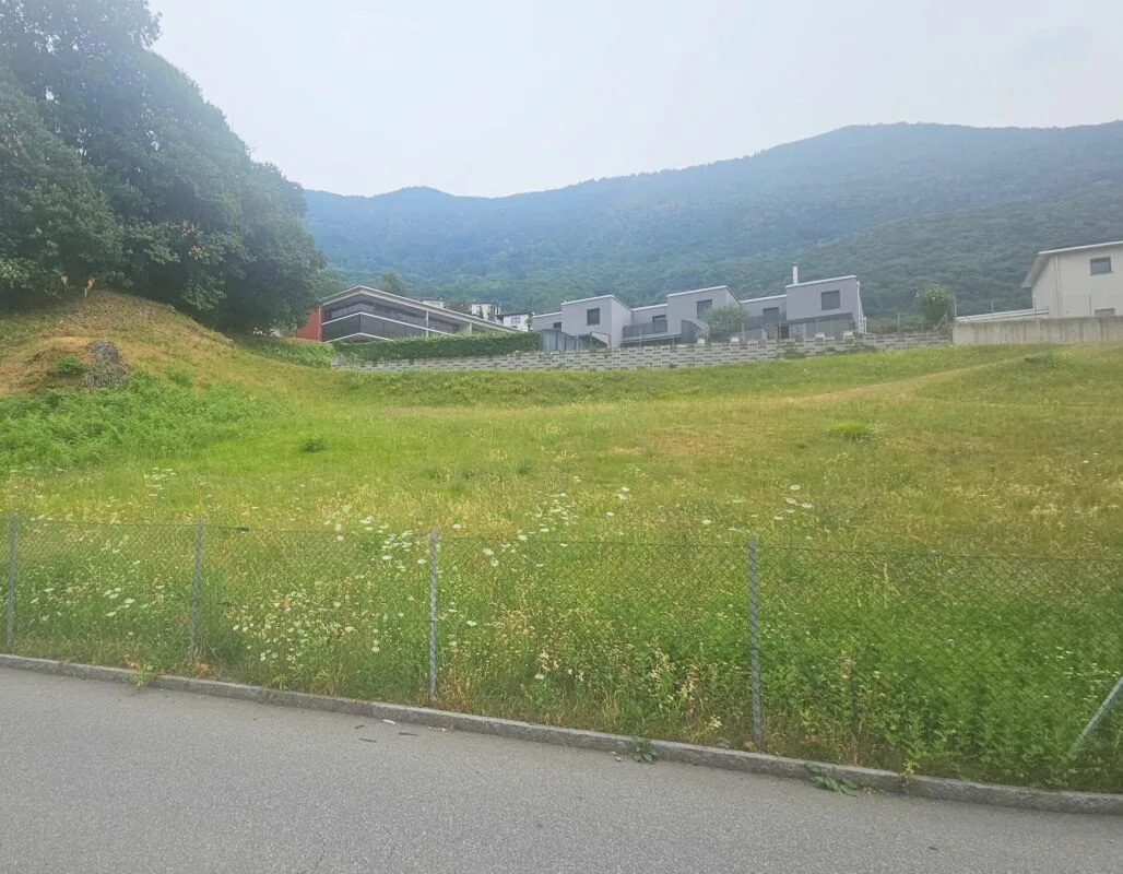 Bauplatz mit Projekt für zwei Villen
