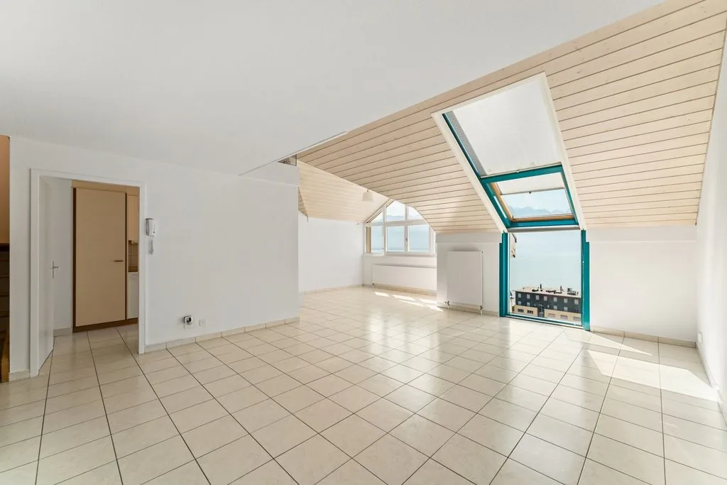 Beautiful accommodation with lake view