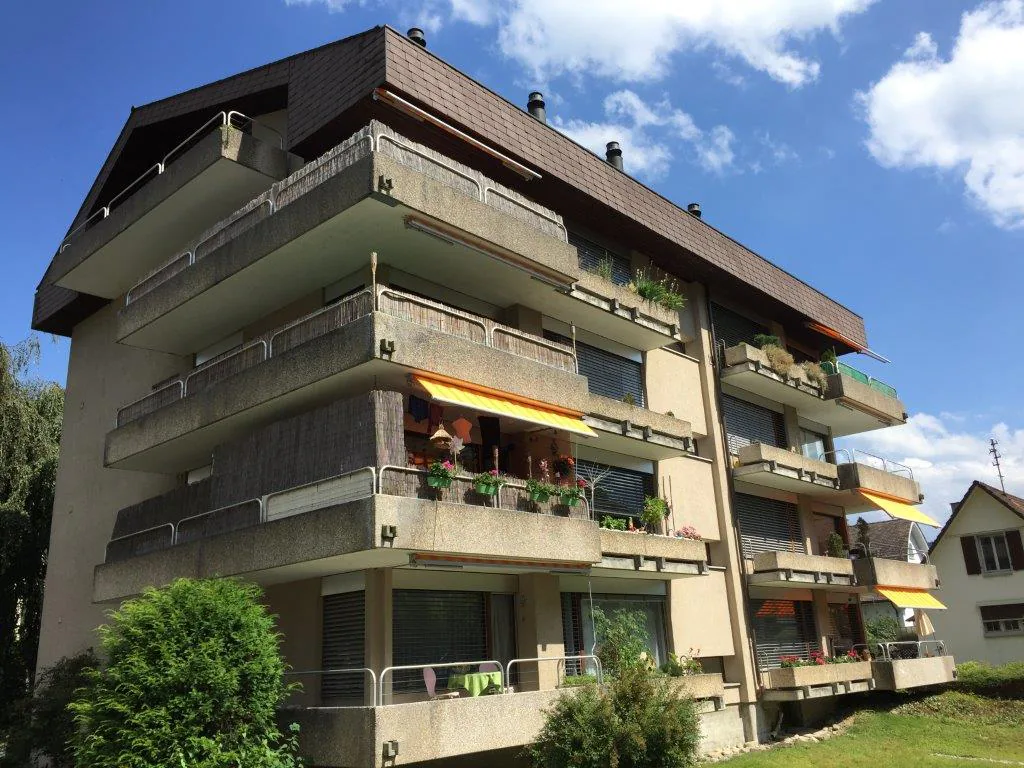 Einstellhallenplatz Nr. 8