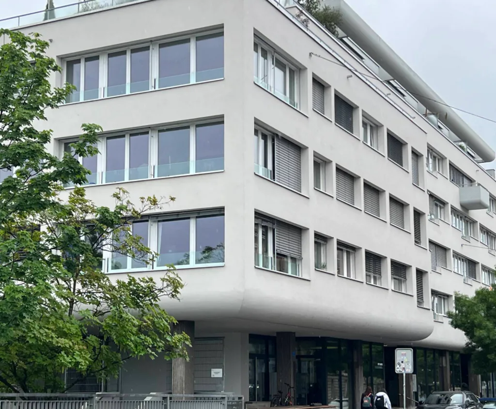 3.5-room apartment directly on the Rhine