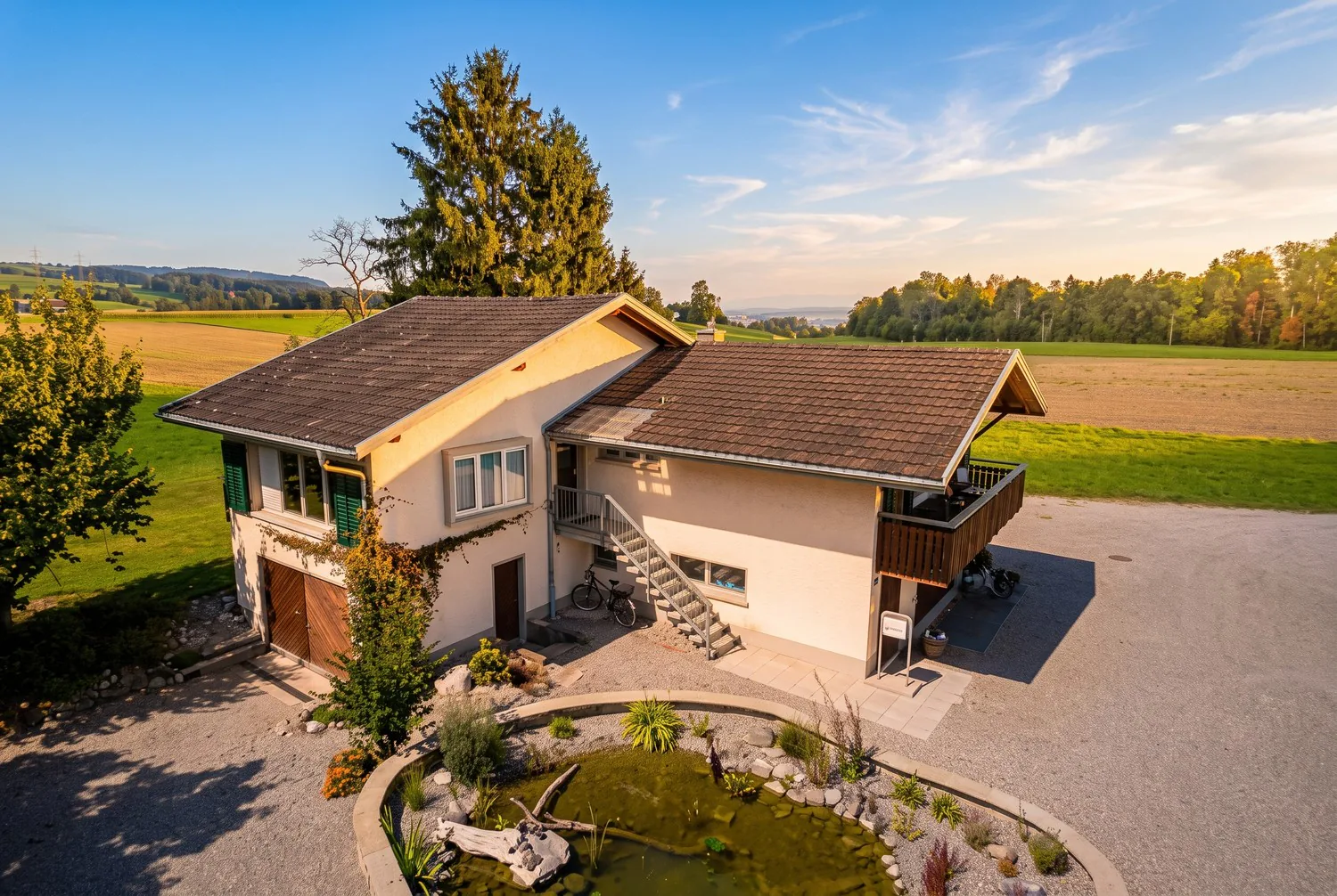 Living where nature is at home: Charming Stöckli with a far-reaching view