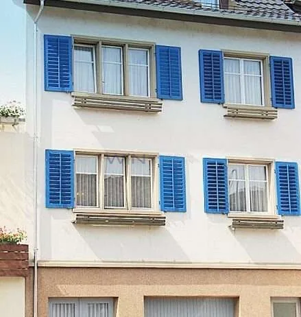 8-room house with garage and garden