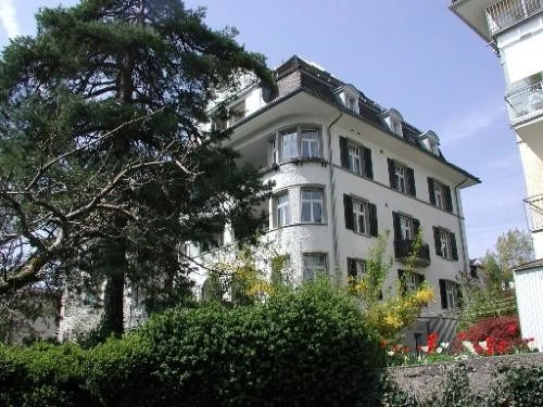 Bright and spacious 3.5 room apartment in Art Nouveau house