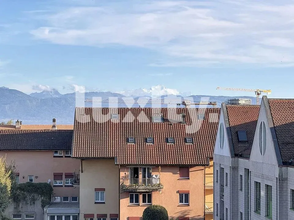 Geräumiges helles Duplex von 4,5 Zimmern mit etwa 160 m² in Gland