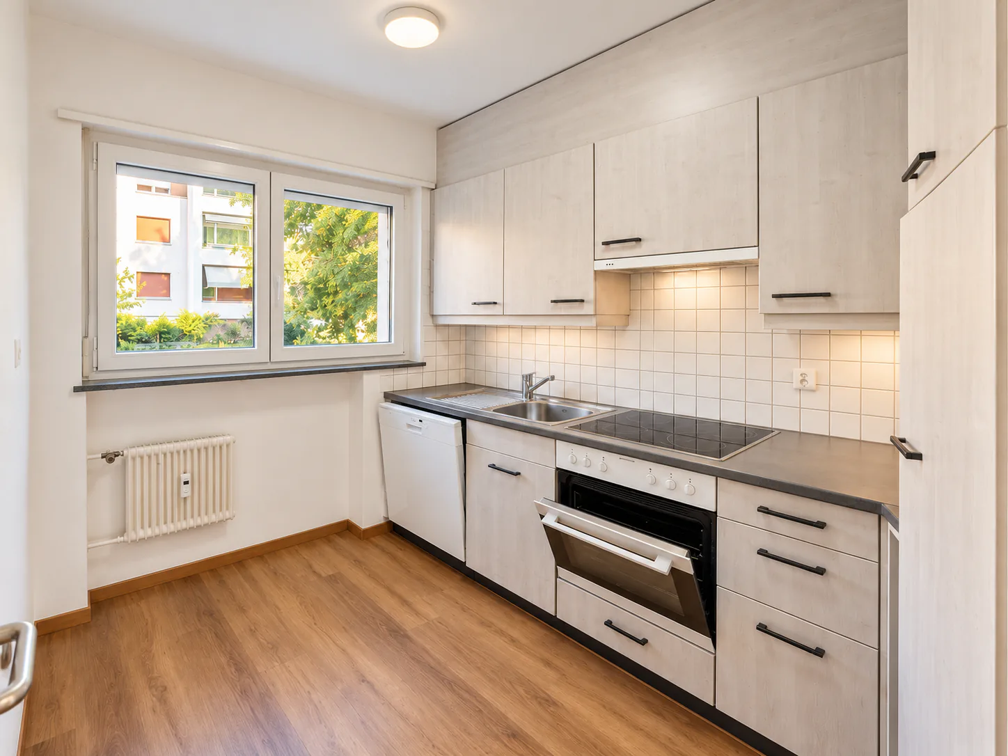 Spacieux appartement de 4,5 pièces avec vue sur la verdure à Granges