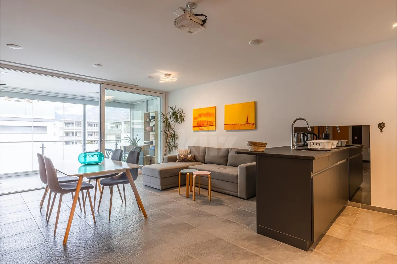Geräumige und helle Wohnung mit Loggia