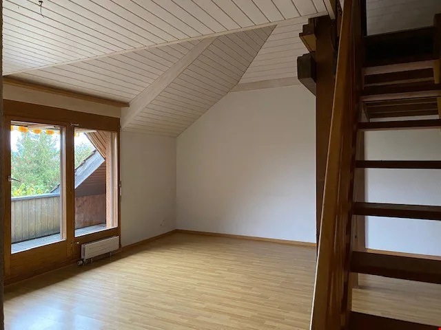 Accogliente appartamento mansardato di 3 camere con galleria a Kiesen