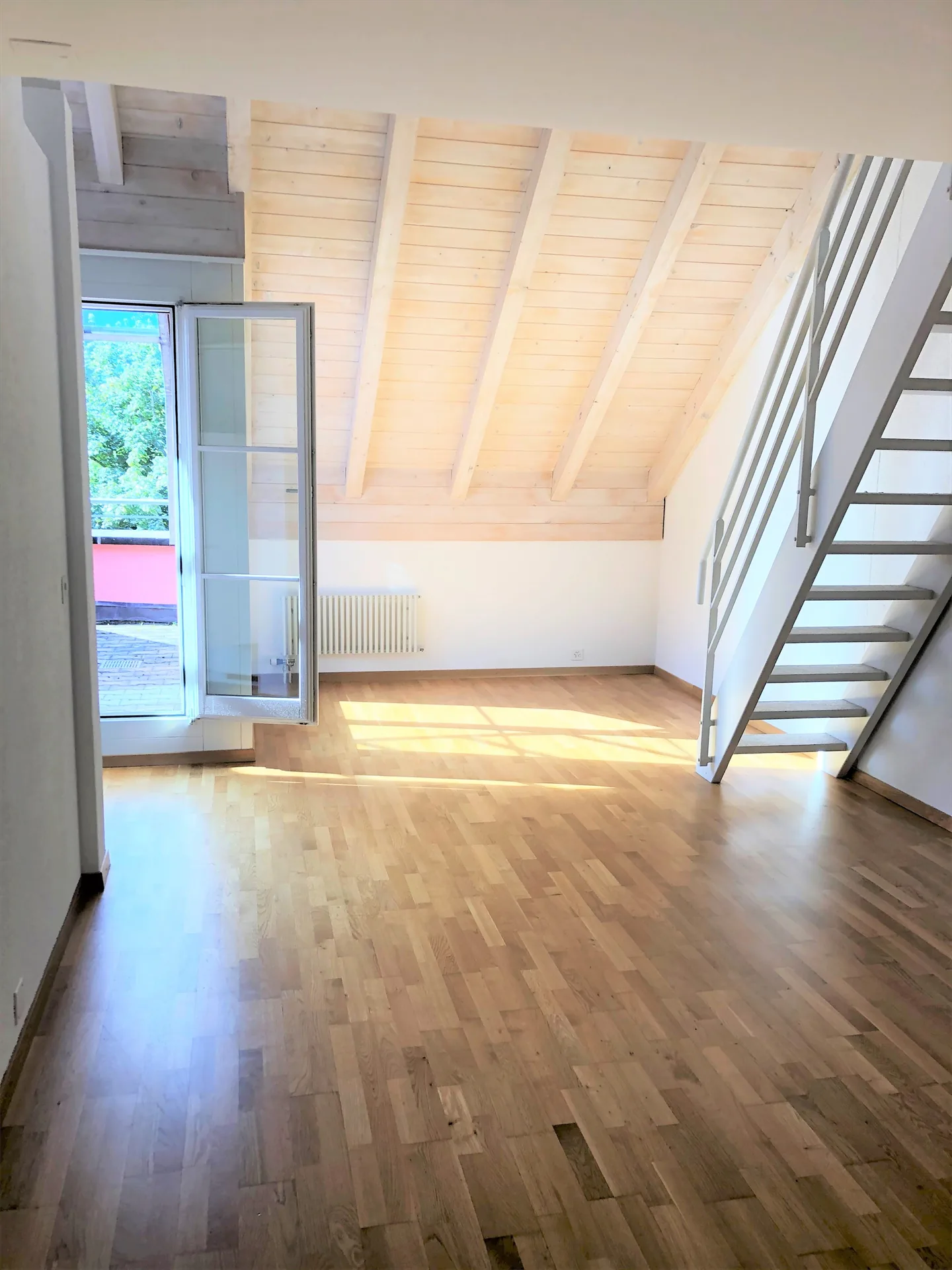 1.5-room gallery apartment with large balcony