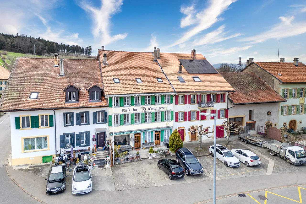 Spacieuse maison familiale au coeur du village de Vallamand