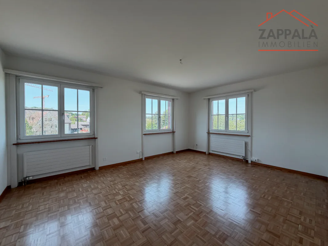 Elegante 4-Zimmer-Wohnung im Erdgeschoss In Schönenbuch