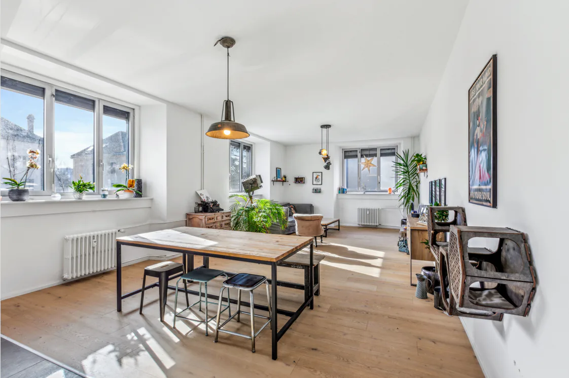La Chaux-de-Fonds, ampio appartamento di 3,5 locali (105 m2) con posto auto esterno