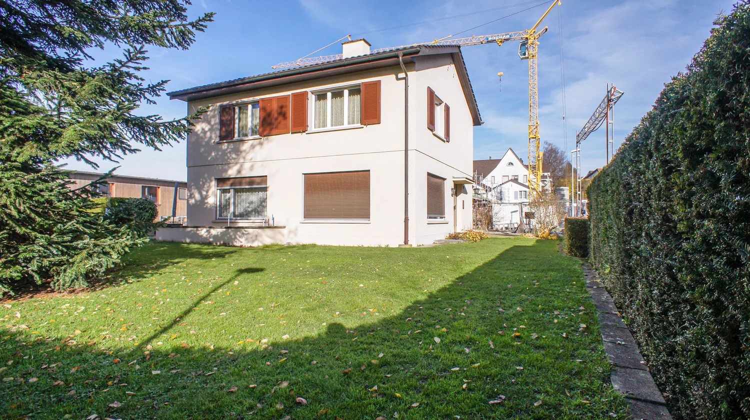 Large single-family home with pool and very large garden