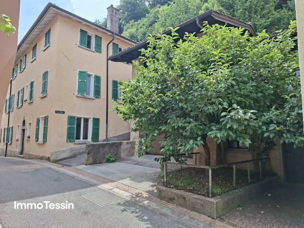 Charming and idyllic apartment in an exclusive residential area in Collina d'Oro, near Lugano and Lake Lugano