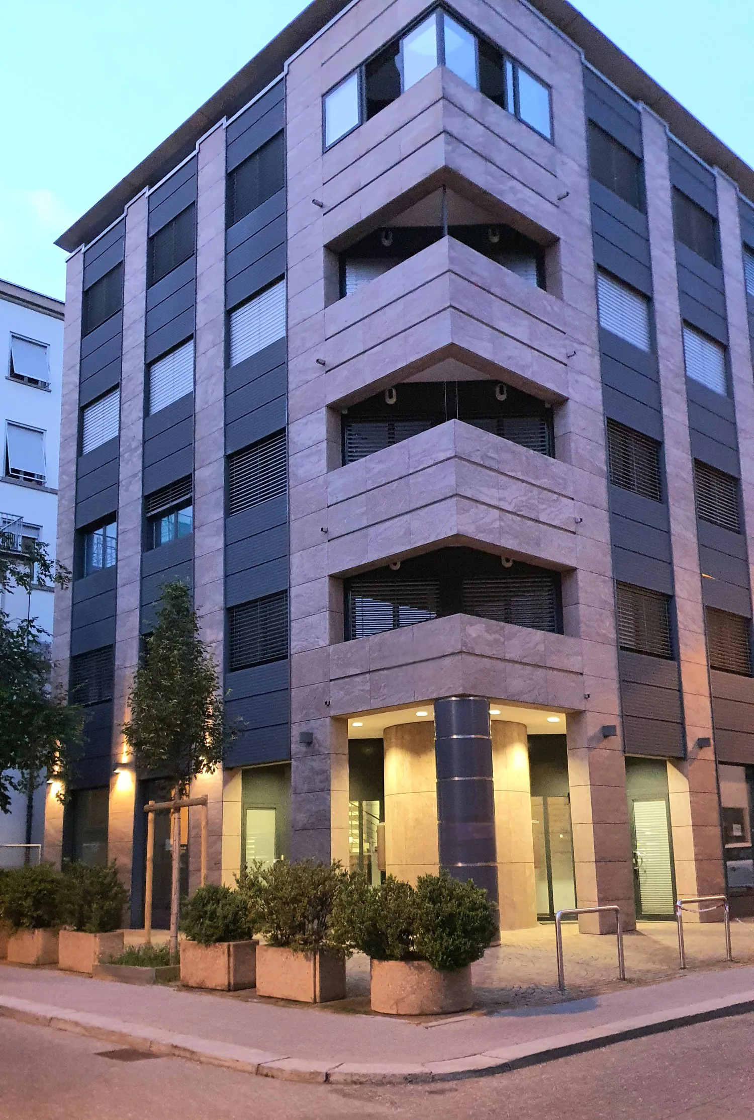 Renting a furnished 2.5-room apartment in Lugano