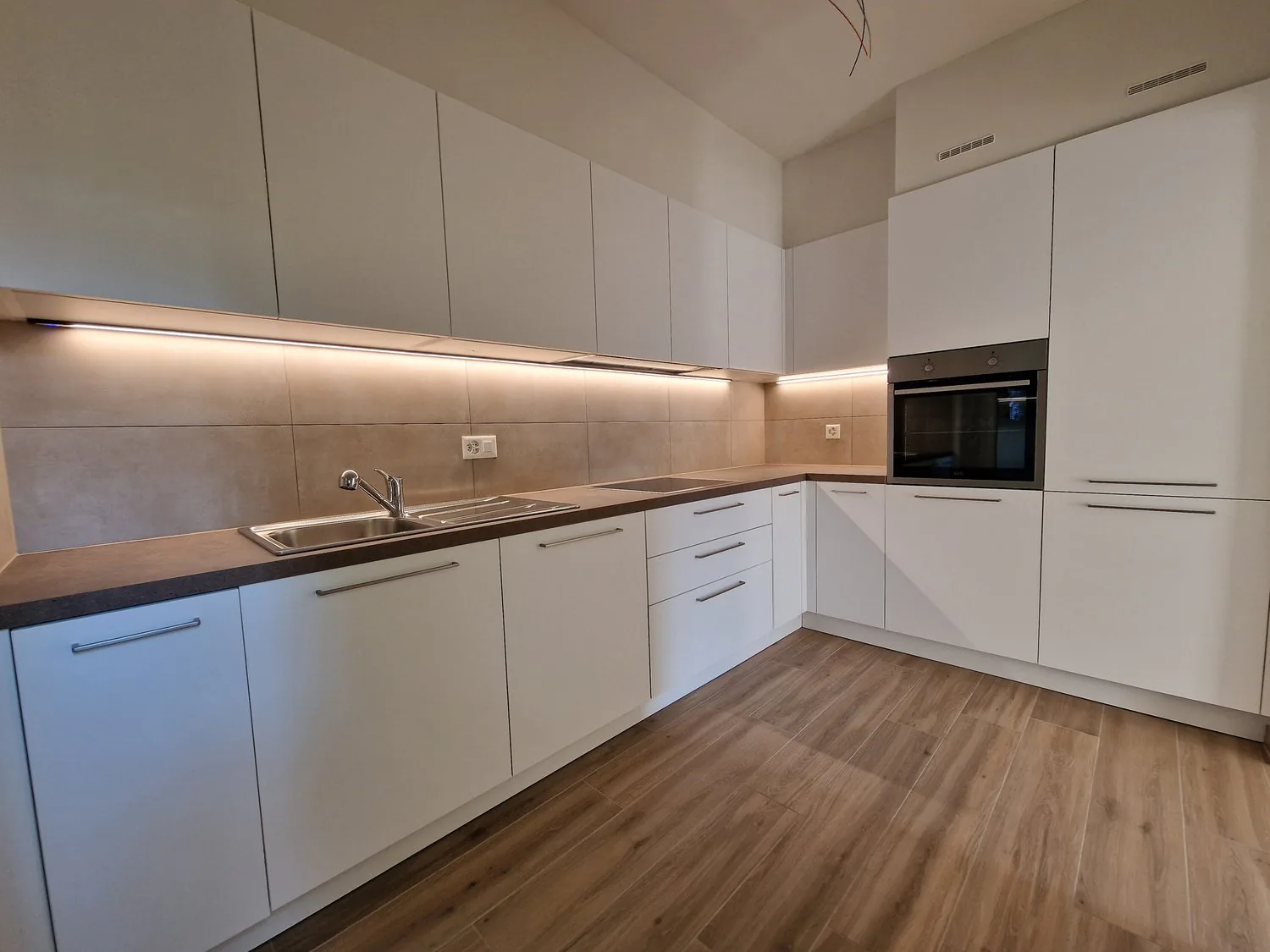 Wunderschöne 3.5-Zimmer-Wohnung mit hervorragender Ausstattung und nahe bei allen Annehmlichkeiten