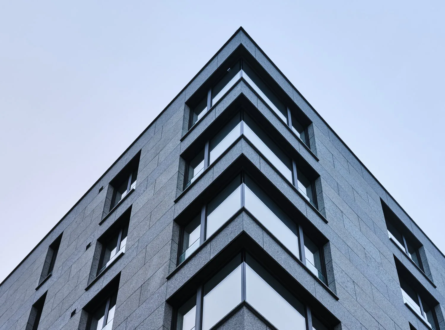 Appartement moderne 2.5 pièces avec balcon et vue sur la ville à St. Gallen