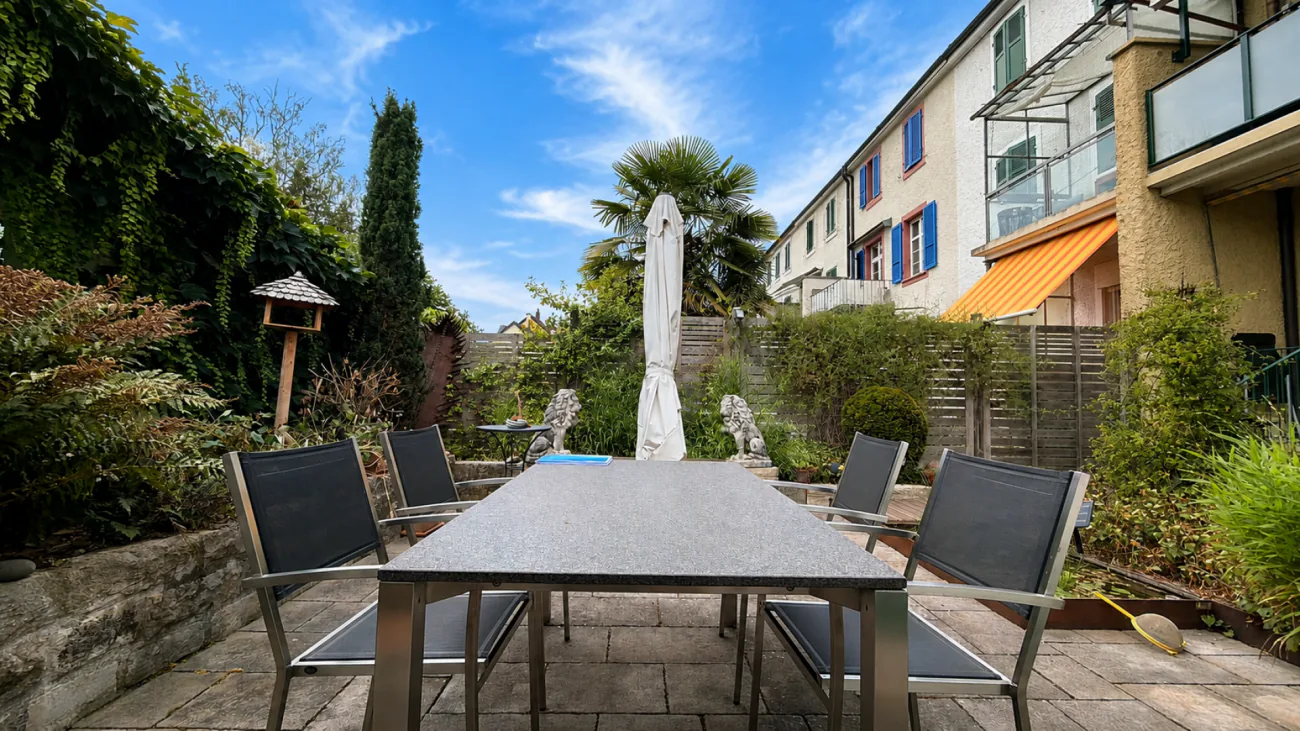 Seltene Chance - 2 Wohnungen, Garten & Mieteinnahmen
