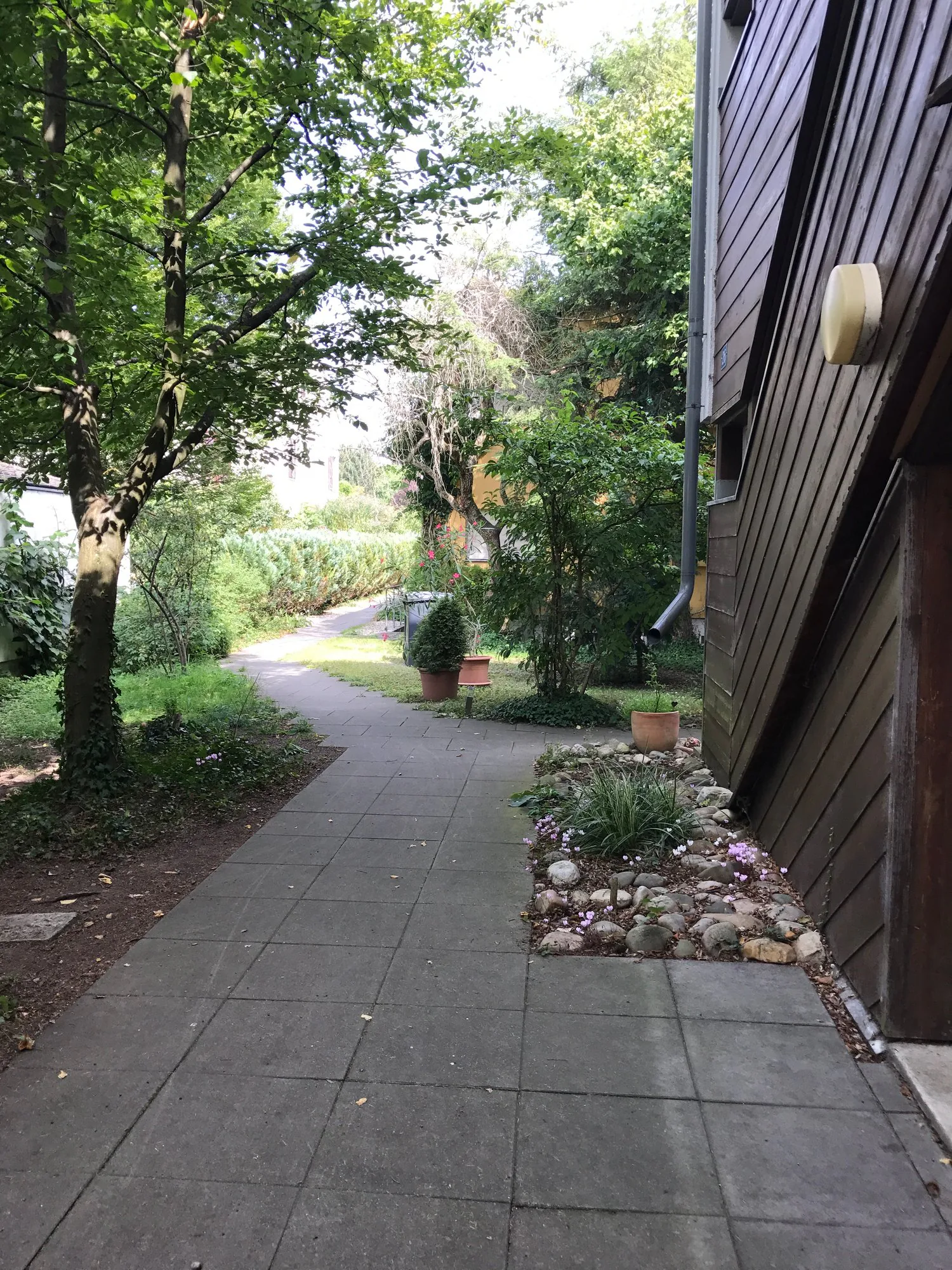 Charmante 2.5-Zimmer-Gartenwohnung in Riehen