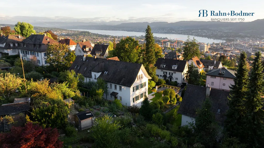 Exclusive single-family home on Zürichberg with fantastic panoramic views